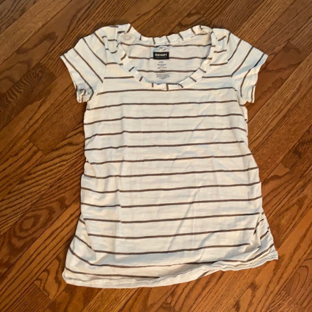 Old Navy maternity soft t-shirt size M